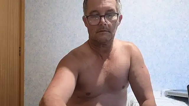 Snapshot of bigballnz chatting on 03.03.25 bigballnz online show from 03.03.25