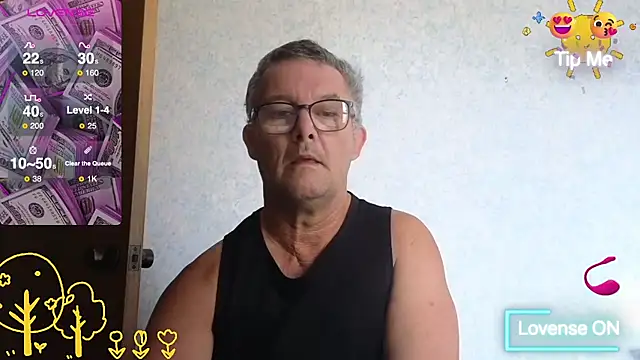 Snapshot of bigballnz chatting on 03.08.25 bigballnz online show from 03.08.25