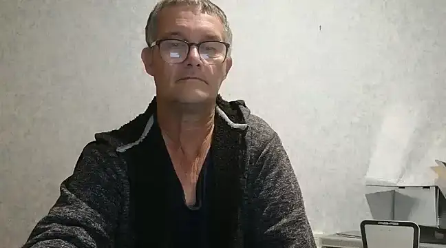 Snapshot of bigballnz chatting on 03.11.25 bigballnz online show from 03.11.25