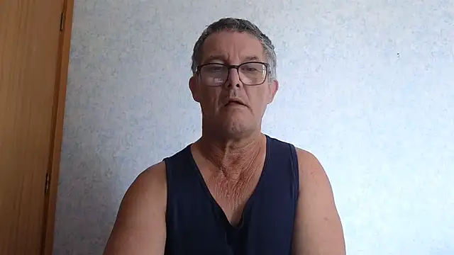 Snapshot of bigballnz chatting on 03.12.25 bigballnz online show from 03.12.25