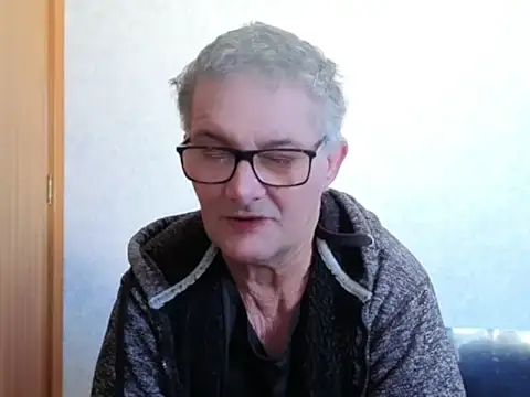 Snapshot of bigballnz chatting on 09.12.25 bigballnz online show from 09.12.25