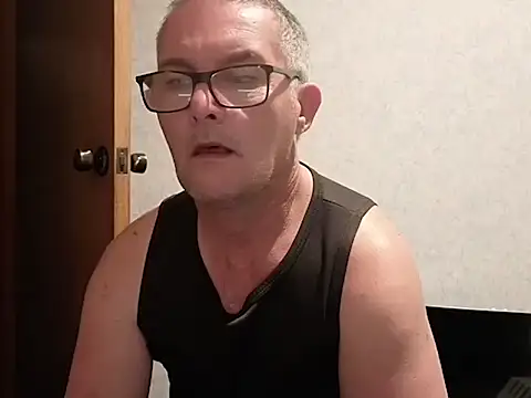 Snapshot of bigballnz chatting on 09.28.25 bigballnz online show from 09.28.25