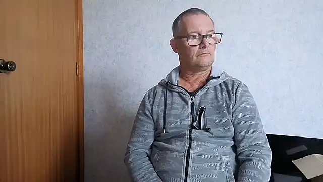 Snapshot of bigballnz chatting on 10.05.25 bigballnz online show from 10.05.25