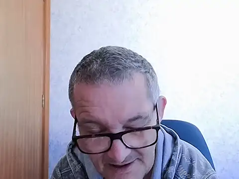 Snapshot of bigballnz chatting on 10.15.25 bigballnz online show from 10.15.25