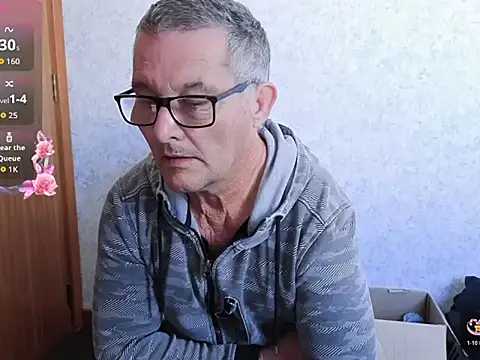 Snapshot of bigballnz chatting on 10.17.25 bigballnz online show from 10.17.25