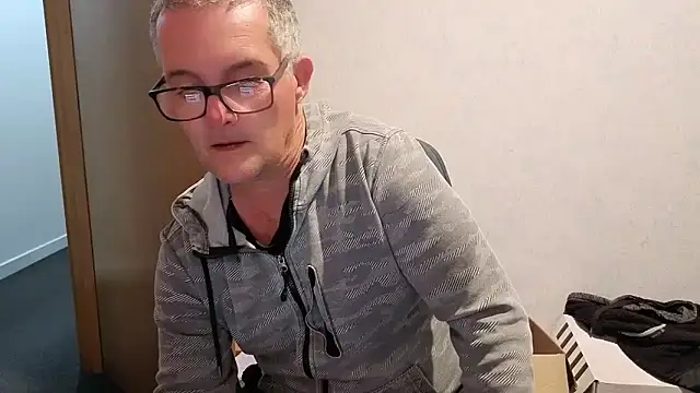 Snapshot of bigballnz chatting on 10.22.25 bigballnz online show from 10.22.25