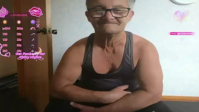 Snapshot of bigballnz chatting on 11.07.25 bigballnz online show from 11.07.25