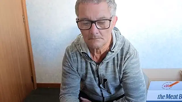 Snapshot of bigballnz chatting on 11.13.25 bigballnz online show from 11.13.25