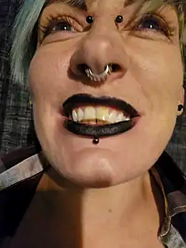 PinkTheHawk online show from 12.31.24