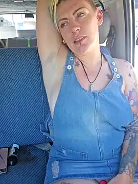 PinkTheHawk online show from 01.11.25