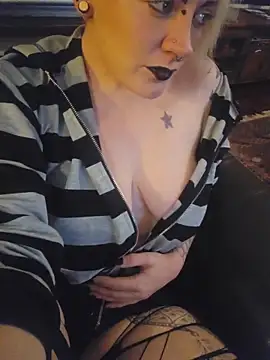 PinkTheHawk online show from 10.16.25