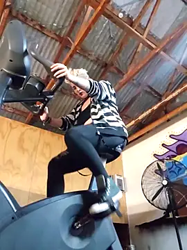 PinkTheHawk online show from 11.28.25