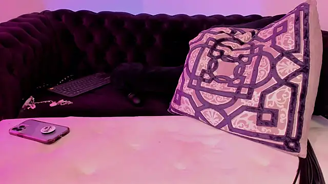 NatashaxoBangs online show from 03.15.25