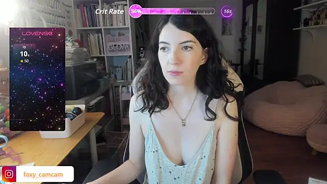 Snapshot of Foxy_c chatting on 04.12.26 Foxy c online show from 04.12.26