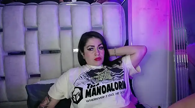 Snapshot of chelaqueen_ chatting on 02.06.25 chelaqueen online show from 02.06.25