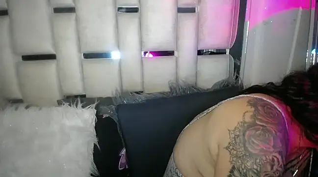 Snapshot of chelaqueen_ chatting on 03.01.25 chelaqueen online show from 03.01.25