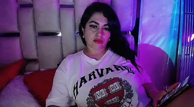 Snapshot of chelaqueen_ chatting on 03.15.25 chelaqueen online show from 03.15.25