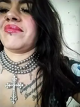 chelaqueen  online show from 12.20.25