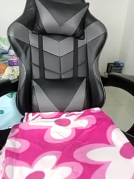 Snapshot of sandylau chatting on 03.10.25 sandylau online show from 03.10.25