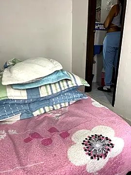 Snapshot of sandylau chatting on 09.21.25 sandylau online show from 09.21.25