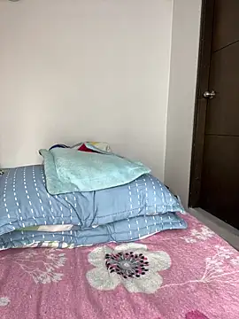 Snapshot of sandylau chatting on 11.15.25 sandylau online show from 11.15.25