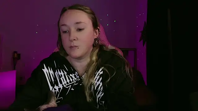 kisicaxx online show from 02.04.25