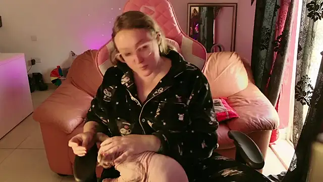 kisicaxx online show from 02.08.25