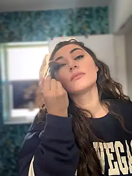 lovely beast online show from 11.08.25