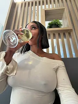   Nessa   online show from 07.25.26