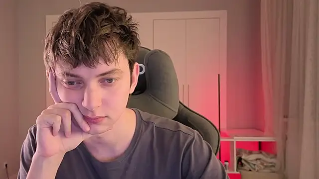 Snapshot of pjatteryd chatting on 04.15.26 pjatteryd online show from 04.15.26