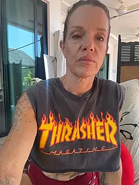 mommyselenafit  online show from 04.02.26