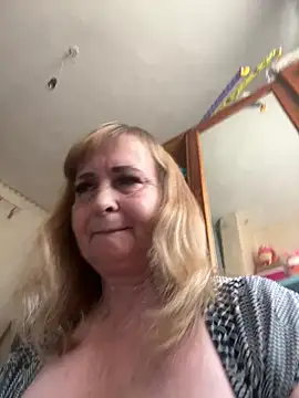 Snapshot of Irina2909@xh chatting on 07.18.26 Irina2909xh online show from 07.18.26