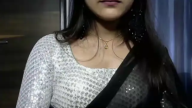 Snapshot of selen_5 chatting on 09.19.25 selen 5 online show from 09.19.25