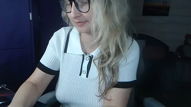Snapshot of RubiLakros chatting on 05.04.26 RubiLakros online show from 05.04.26