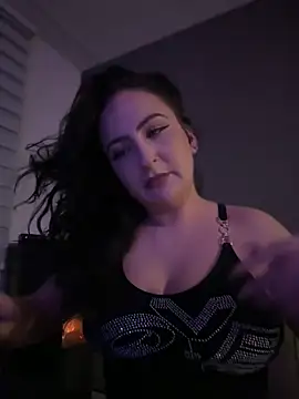 Snapshot of itsCassie chatting on 02.09.25 itsCassie online show from 02.09.25