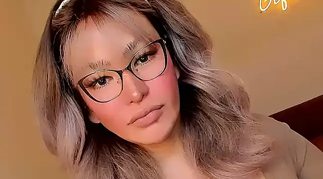 Snapshot of GiftedGirl4u chatting on 03.07.25 GiftedGirl4u online show from 03.07.25