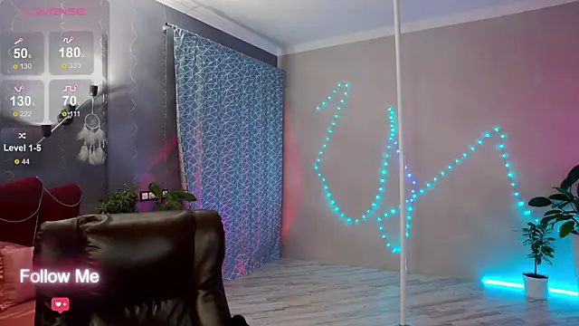 AngelaWhiti online show from 03.10.25