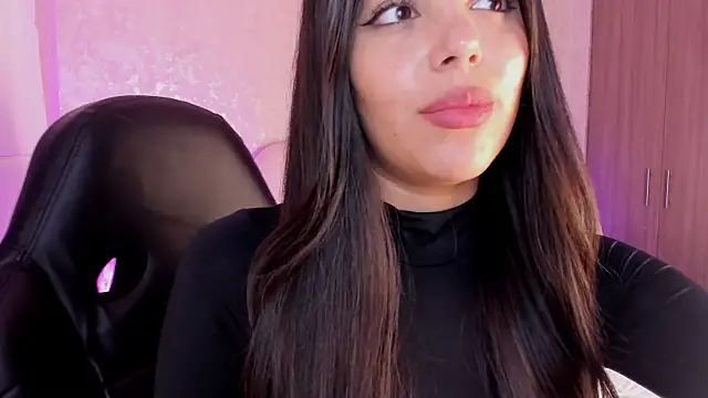 Snapshot of salome__11 chatting on 02.18.25 salome  11 online show from 02.18.25