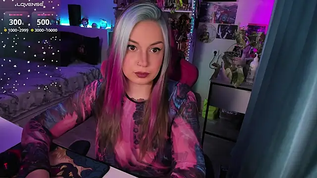 ChloeKohaku online show from 01.13.25