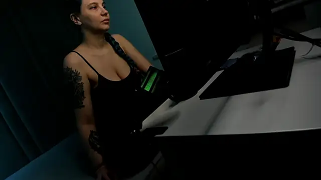 JuliaBusty online show from 01.10.26