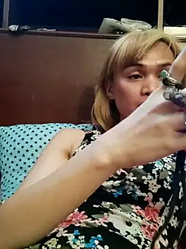 QueenSoreal online show from 06.03.26