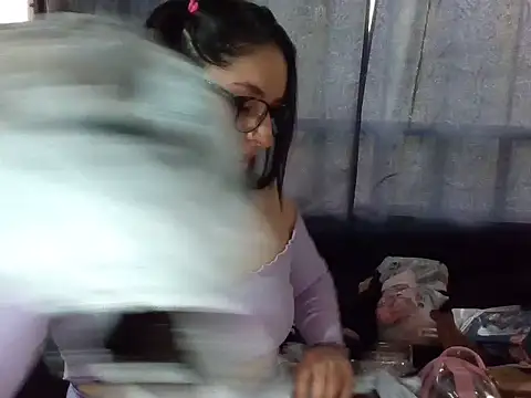 Snapshot of sara_110323 chatting on 09.23.25 sara 110323 online show from 09.23.25