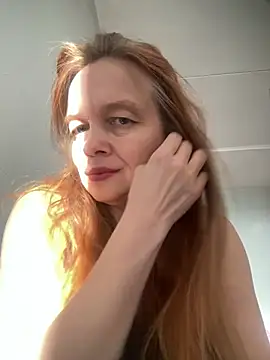 Snapshot of Susanel chatting on 04.25.26 Susanel online show from 04.25.26