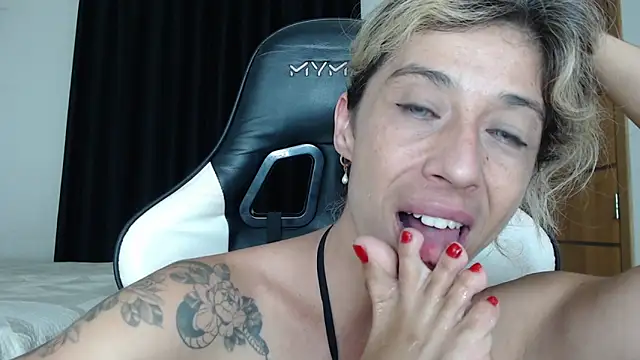 Snapshot of lettylatina@xh chatting on 03.06.25 lettylatinaxh online show from 03.06.25