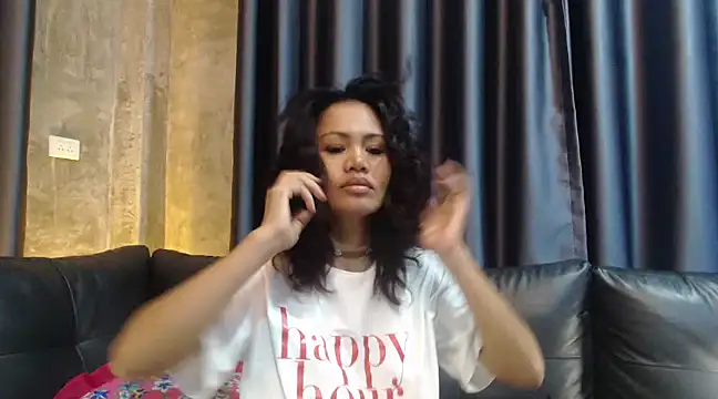 Snapshot of nareethai chatting on 01.25.25 nareethai online show from 01.25.25