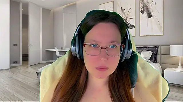 Victoria Romans online show from 03.20.25