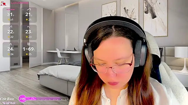 Snapshot of Victoria_Romans chatting on 07.21.26 Victoria Romans online show from 07.21.26