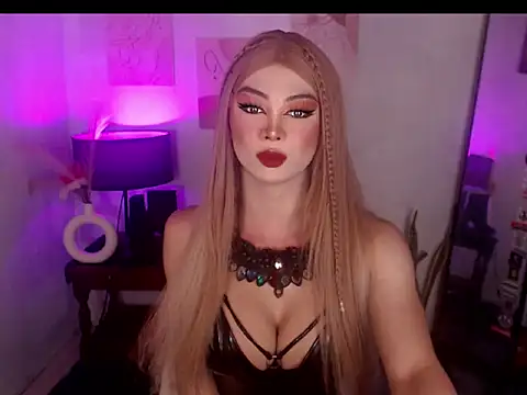 Snapshot of MagneticBeauty chatting on 10.05.25 MagneticBeauty online show from 10.05.25