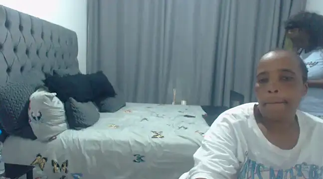 Snapshot of Samantha69x chatting on 03.21.25 Samantha69x online show from 03.21.25