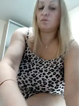 Liana MilfHot online show from 01.10.25